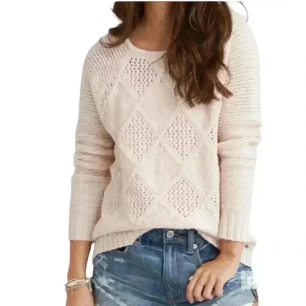 American Eagle Outfitters Beige Argyle Print Sweater Women’s Size S.